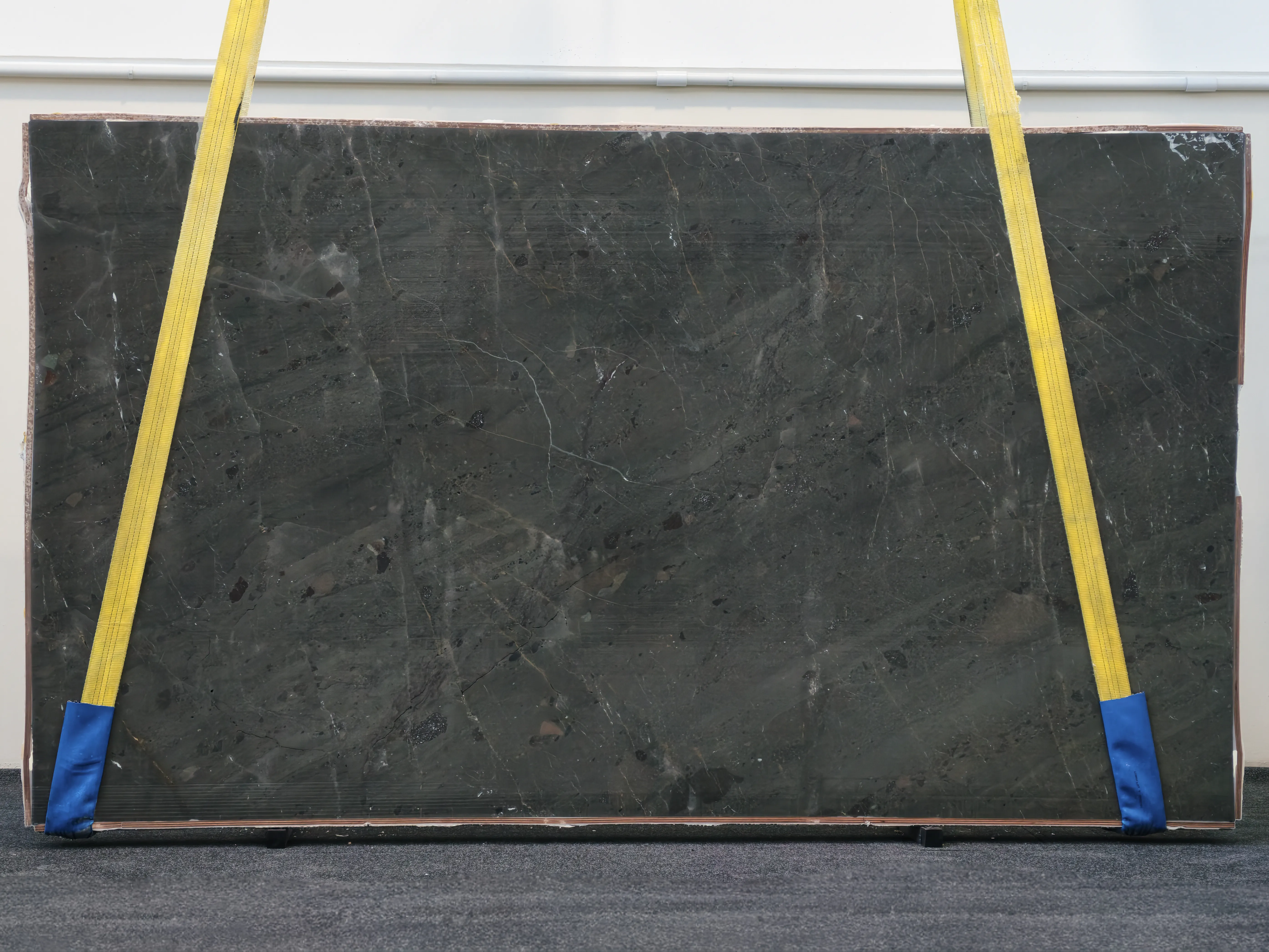 Breccia Imperiale (260939)